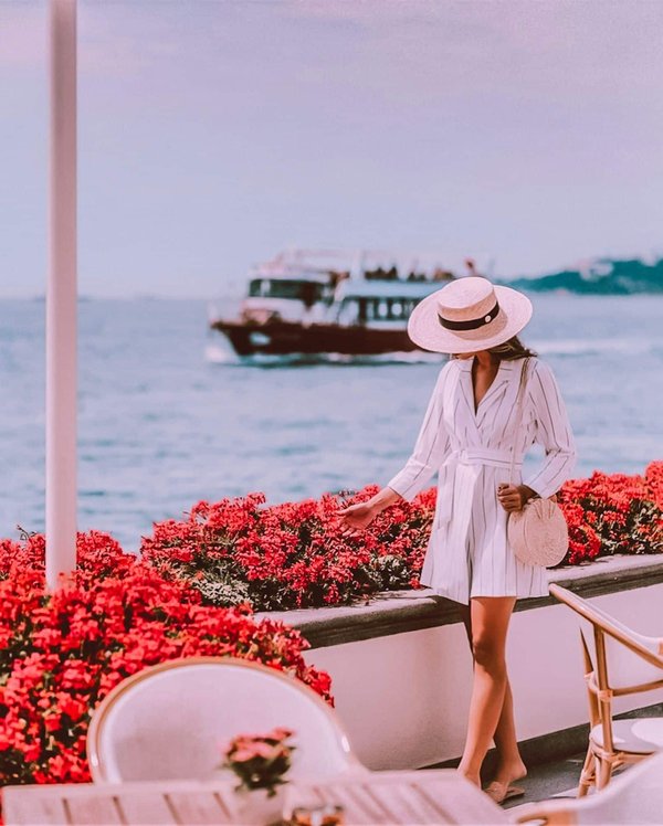 Styling a Sequin Skirt with a Blazer: Perfect Outfit Ideas for Media Company Evening Events